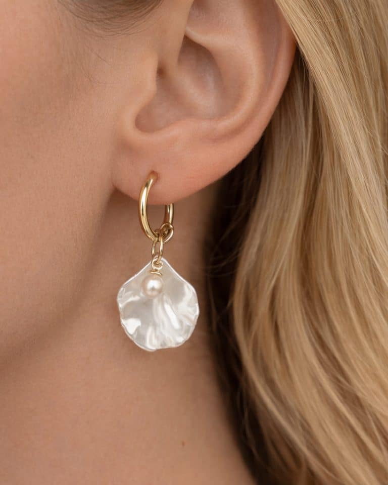 Shell Earrings Gold
